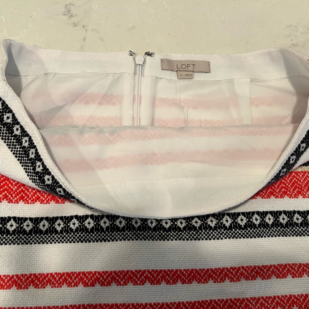 LOFT White and Red Mini Pencil Skirt Resort Wear - Picture 3 of 4